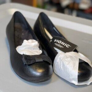 Vionic Black Flats with Bow